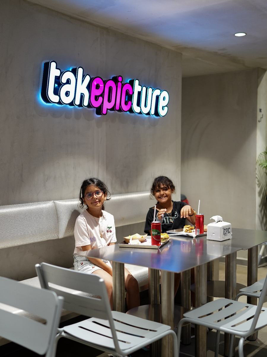 takepicture neon tabelası