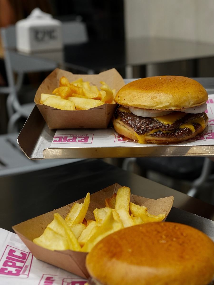 Burger ve cips
